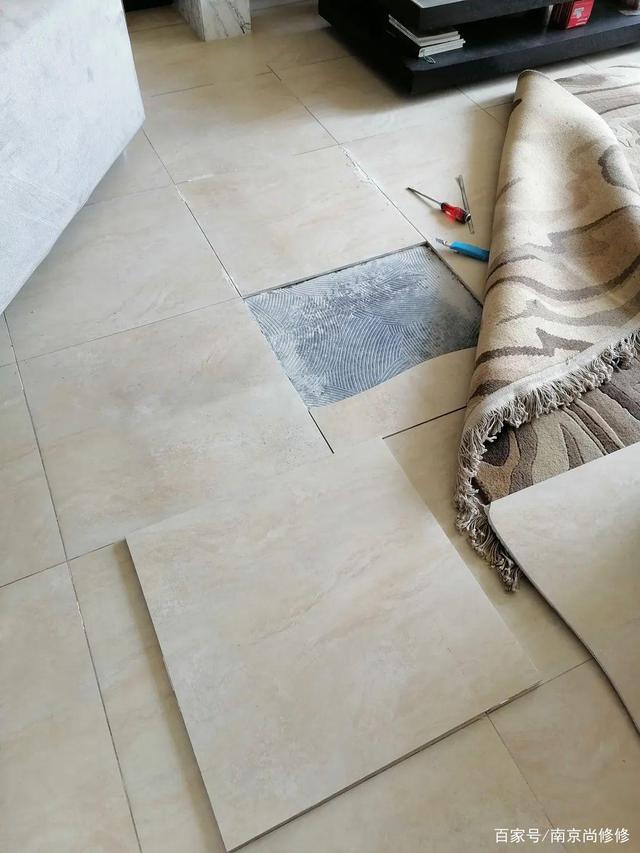 瓷砖空鼓最佳补救方法不想敲砖铺地板(瓷砖空鼓最佳补救方法不想敲砖铺地板可以吗?) 瓷砖空鼓最佳补救方法不想敲砖铺地板(瓷砖空鼓最佳补救方法不想敲砖铺地板可以吗?)